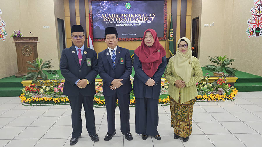 Ketua, Panitera, dan Sekretaris PA Kasongan Hadiri Acara Pengantar Alih Tugas Wakil Ketua PTA Palangka Raya