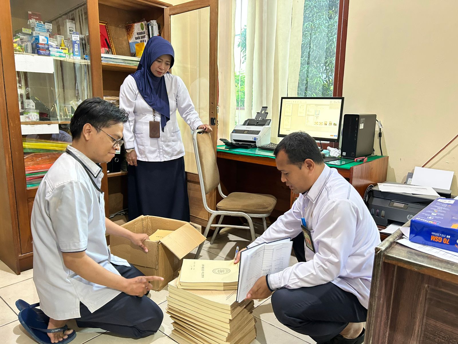 364. Gerak Cepat, Tim Pemusnahan Laksanakan Inventarisasi Blangko Akta Cerai