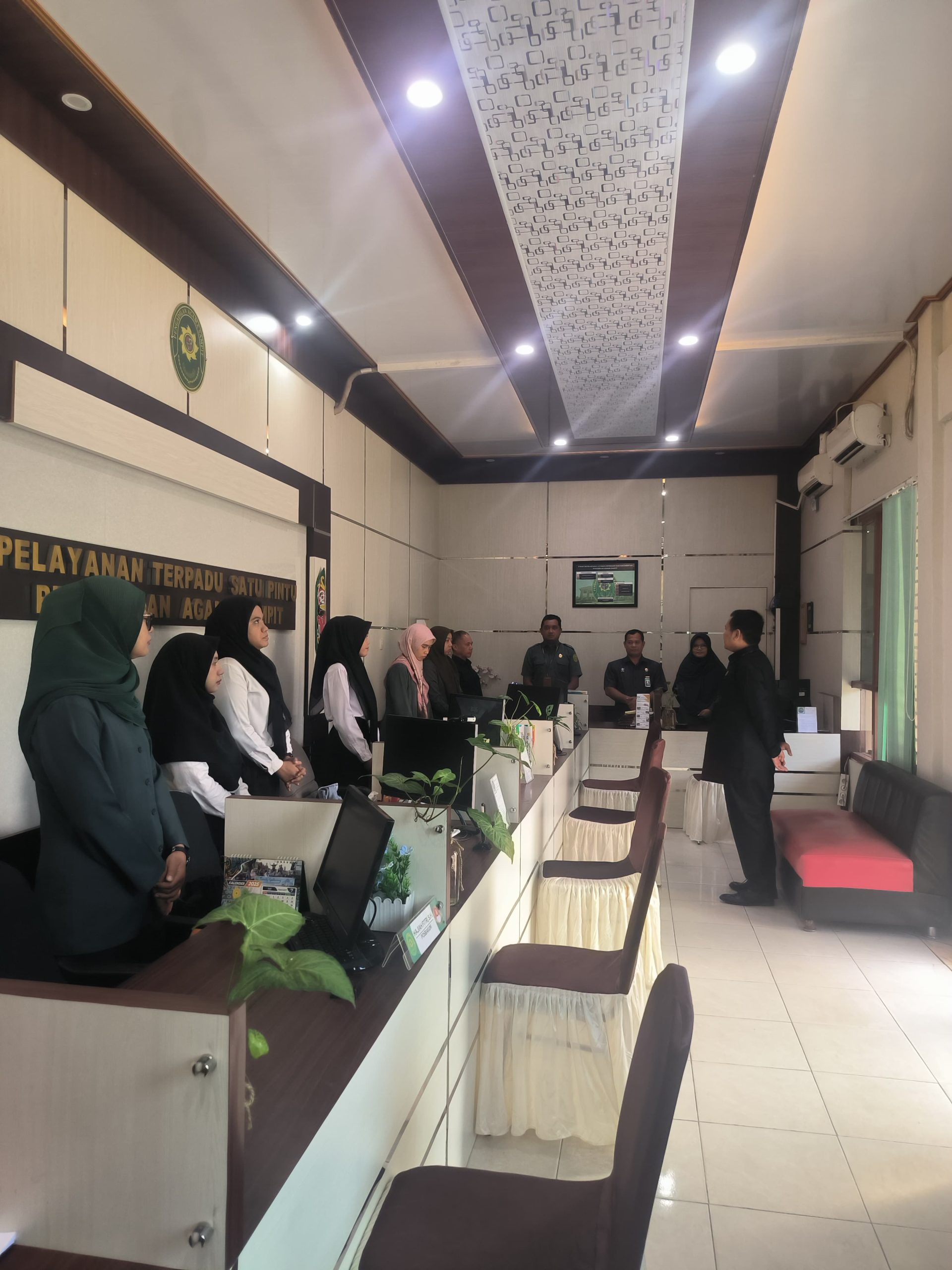 366. Briefing Kepaniteraan dan PTSP PA Sampit : Tingkatkan Koordinasi dan Ketelitian dalam Memproses Administrasi Perkara