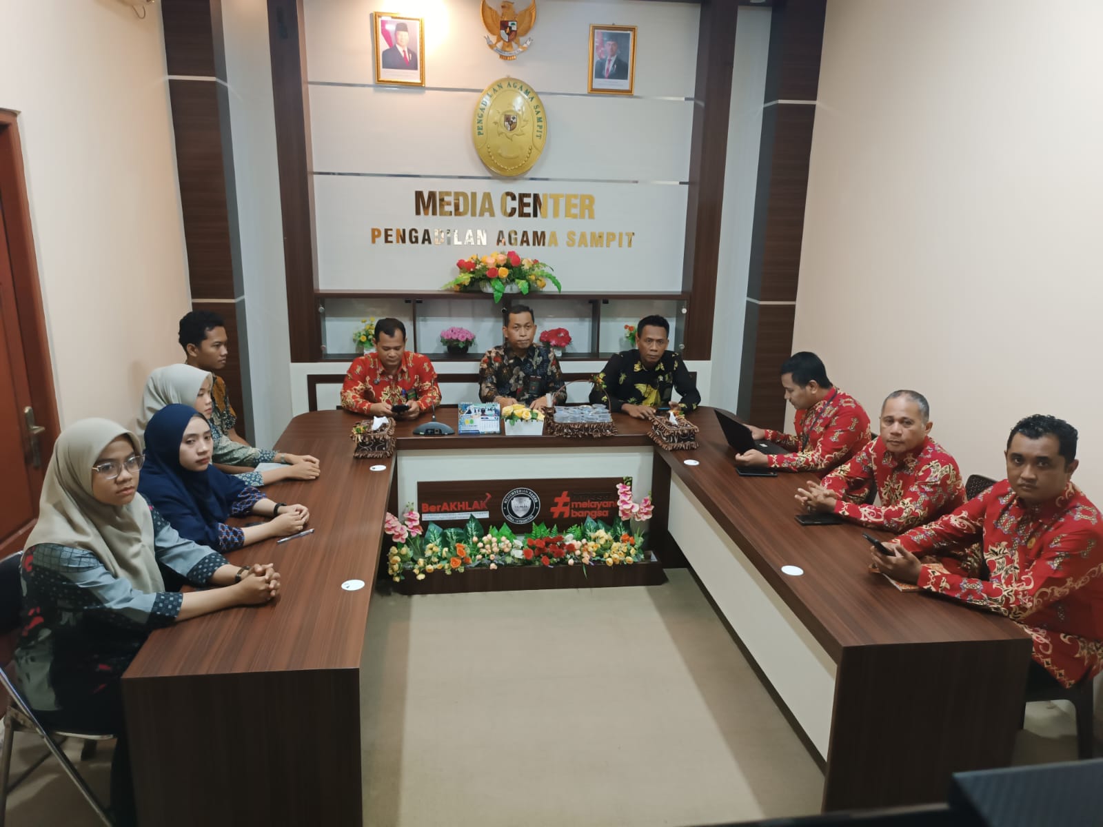 374. Pengadilan Agama Sampit Ikuti Bimtek Kaum Rentan Berhadapan dengan Hukum dengan Tema “Komunikasi Terhadap Kaum Rentan”