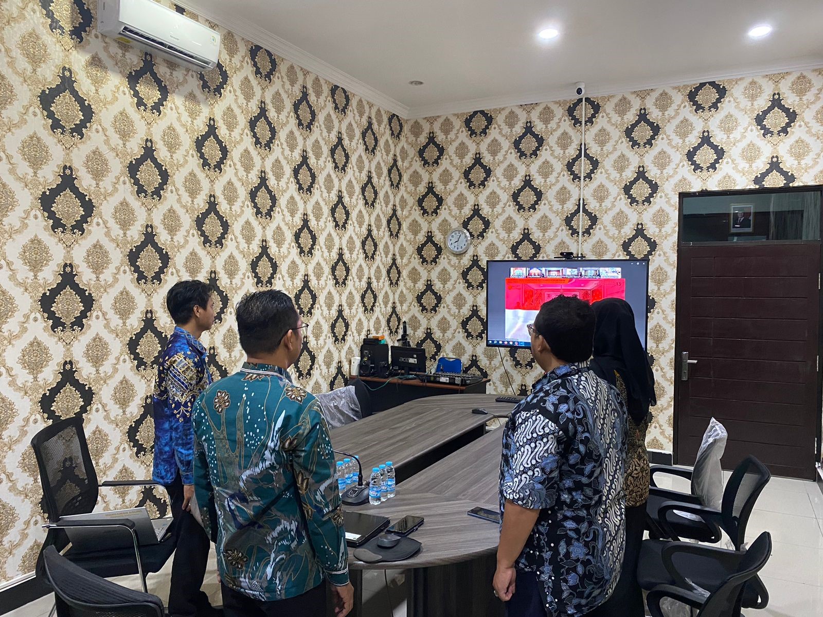 211. PA Muara Teweh Ikuti Zoom Bimtek “Komunikasi Terhadap Kaum Rentan Berhadapan dengan Hukum” Secara Daring