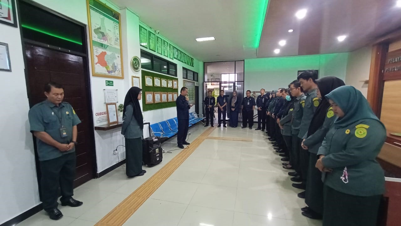 179. Brimo (Briefing Morning) Bersama Panitera PA Muara Teweh
