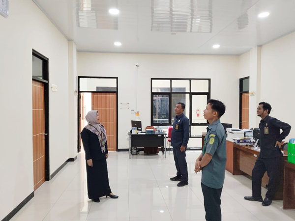 penataanpemasanganpapanpengumuman