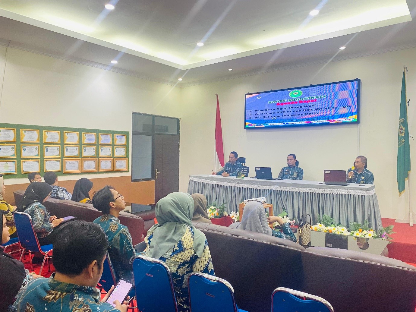 213. PA Muara Teweh Gelar Rapat Persiapan HUT RI dan HUT MA RI ke-80