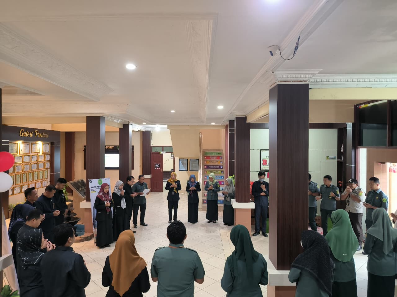 425. Rutinitas Doa Pagi Bersama Mengawali Aktifitas Pagi