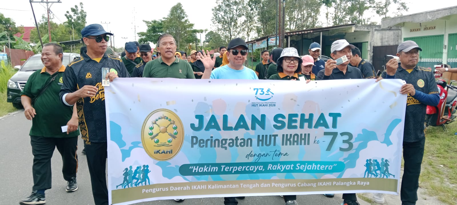 Peringatan HUT IKAHI Ke-73, Pengadilan Tinggi Agama Palangka Raya Gelar Jalan Sehat Bersama Warga Peradilan